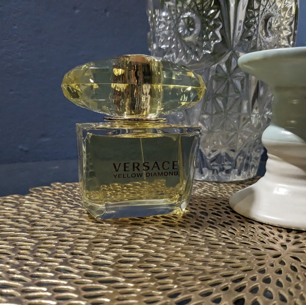 Versace - Picture 3 of 4
